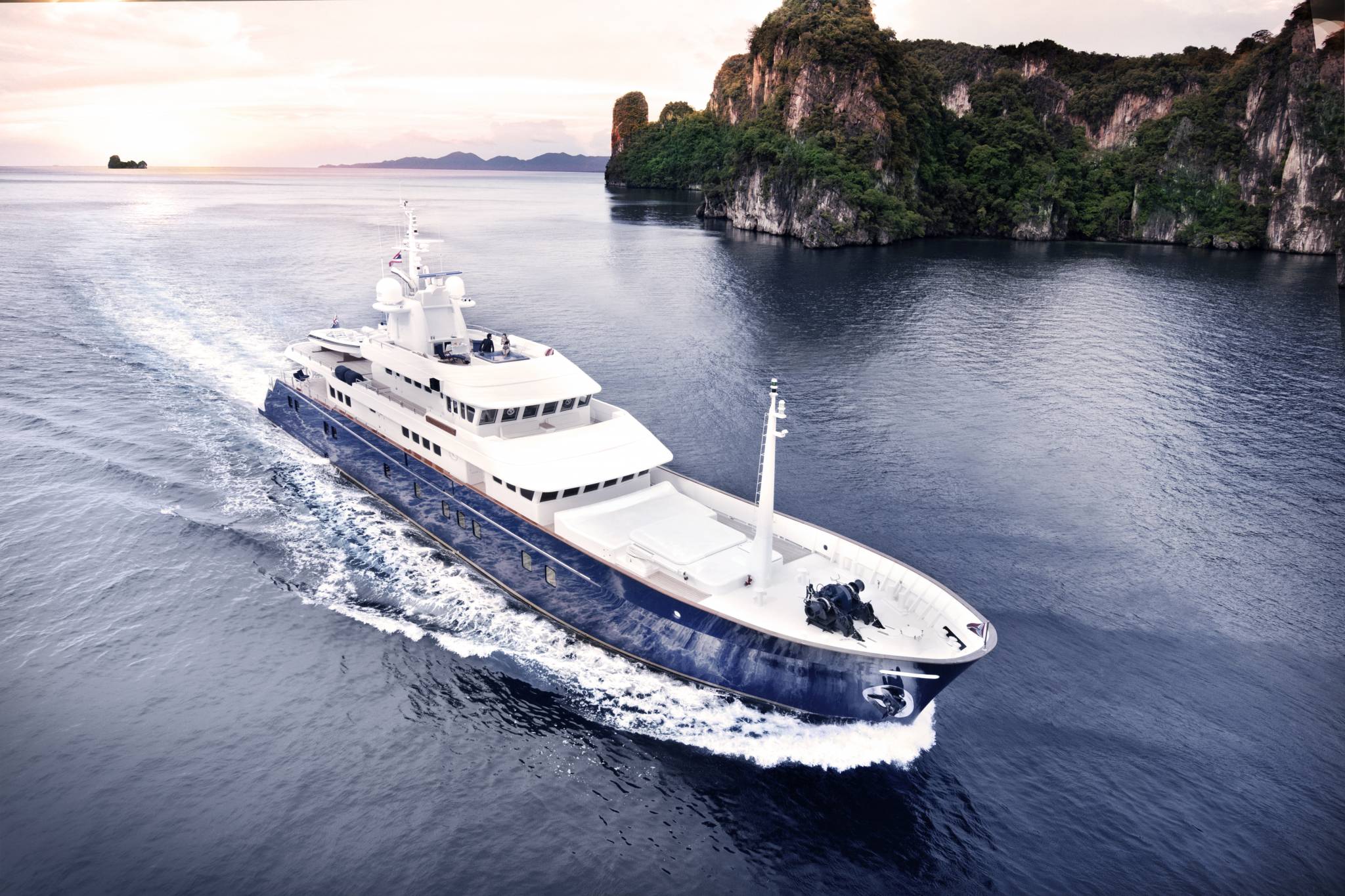 who owns the northern sun yacht
